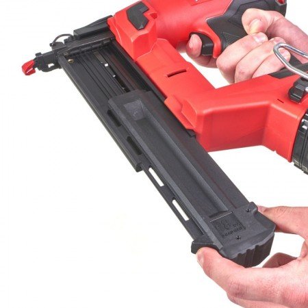 Akumuliatorinė smeigiakalė MILWAUKEE M18 FN18GS-0X-Akumuliatoriniai kniedikliai, viniakalės-Akumuliatoriniai įrankiai-Milwaukee-