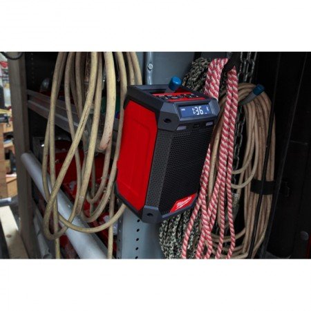 Radijas - įkroviklis MILWAUKEE M12 RCDAB+-0-Radijo imtuvai, kolonėlės-Akumuliatoriniai įrankiai-Milwaukee-irankiai-darbui
