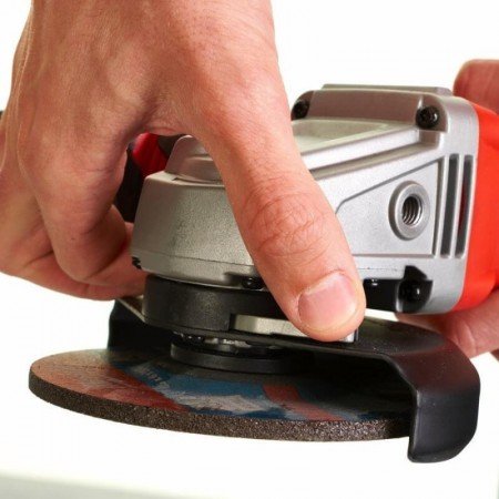 Kampinis šlifuoklis MILWAUKEE AGV 13 - 125 XSPDE-Šlifavimo įrankiai-Elektriniai įrankiai-Milwaukee-irankiai-darbui