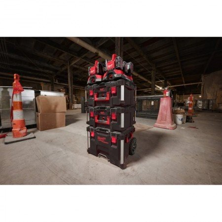 6-ių vietų greitasis akumuliatorių įkroviklis MILWAUKEE M18 PC6 Packout-Įrankių akumuliatoriai ir jų priedai-Akumuliatoriniai įr