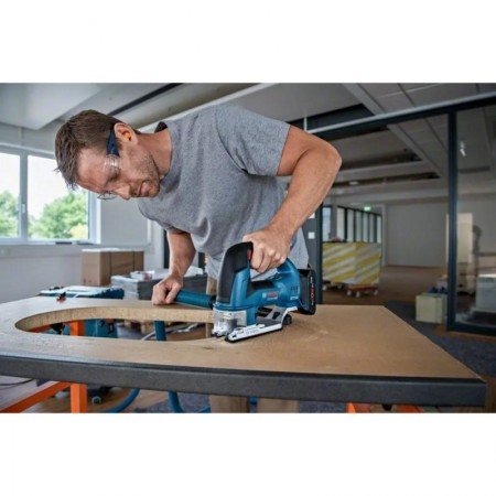 Akumuliatorinis siaurapjūklis BOSCH GST 18V-155 BC CT Solo-Akumuliatoriniai pjovimo įrankiai-Akumuliatoriniai įrankiai-Bosch-ira
