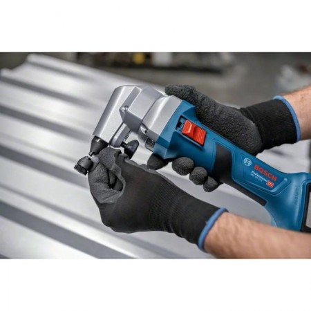 Adatinės skardos žirklės BOSCH GNA 18V-16 E 2x4,0Ah ProC-Akumuliatoriniai kirpimo įrankiai-Akumuliatoriniai įrankiai-Bosch-irank