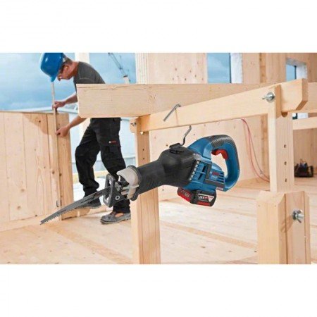 Akumuliatorinis tiesinis pjūklas BOSCH GSA 18V-32 2x5,0Ah 1880CV-Akumuliatoriniai pjovimo įrankiai-Akumuliatoriniai įrankiai-Bos