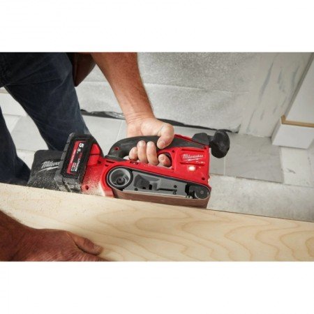 Akumuliatorinis juostinis šlifuoklis MILWAUKEE M18 FBTS75-552X-Akumuliatoriniai šlifuokliai-Akumuliatoriniai įrankiai-Milwaukee-
