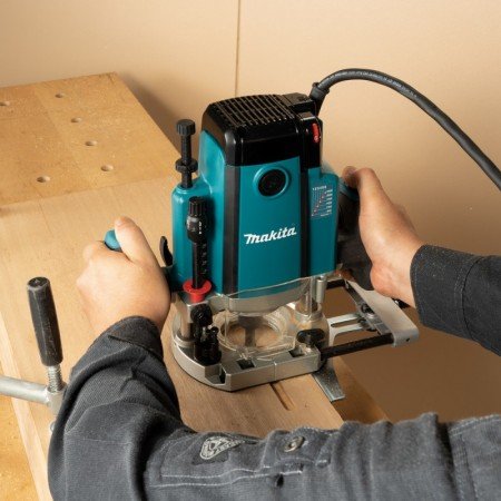 Vertikali freza MAKITA RP2303FCXJ-Medžio apdirbimo įrankiai-Elektriniai įrankiai-Makita-irankiai-darbui